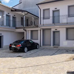 מלון דירות Home Hotel
